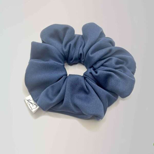 Chouchou Éco-Chic bleu, collection Les Bleus Pluriels. accessoires à cheveux fait avec amour dans notre atelier de Val-d'Or