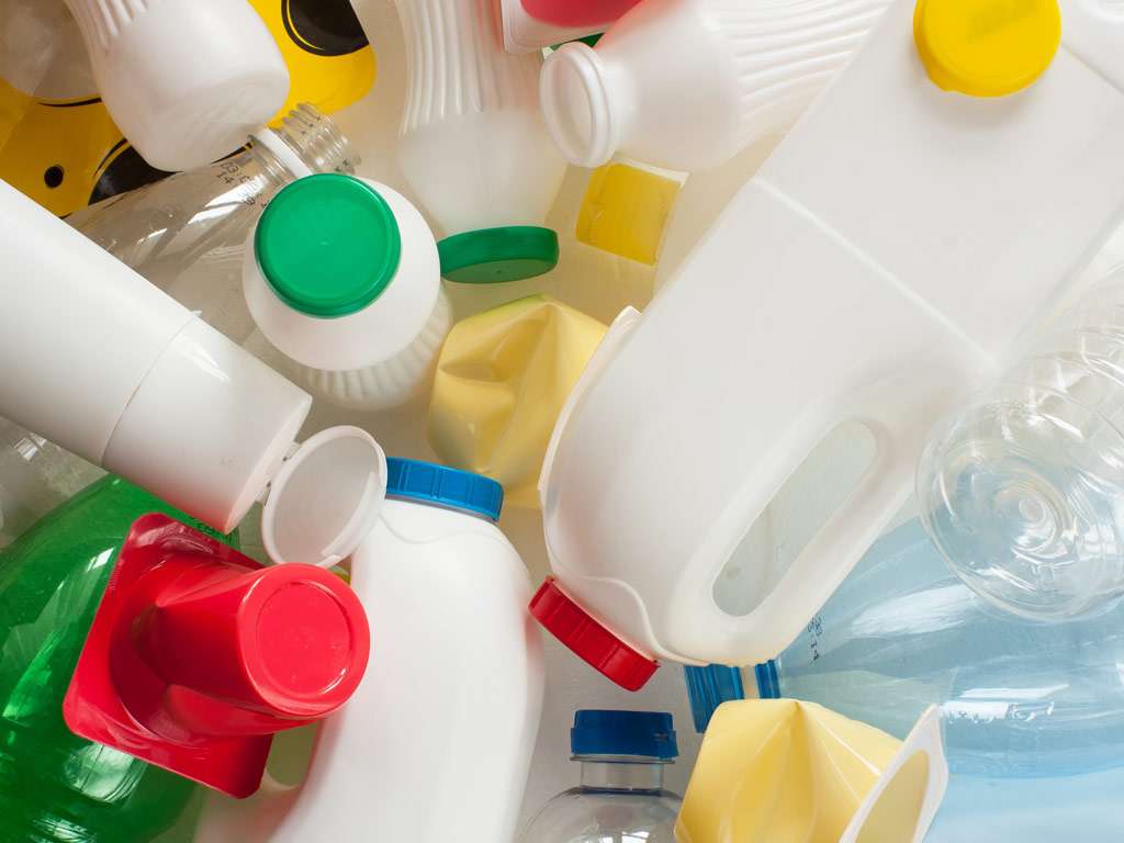 Bouteilles en plastique prêtes à être recyclées.